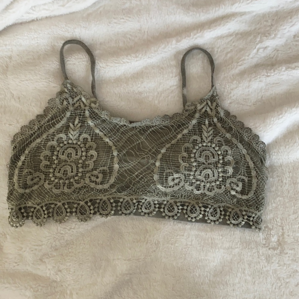Lace Crop Spaghetti Strap Shirt